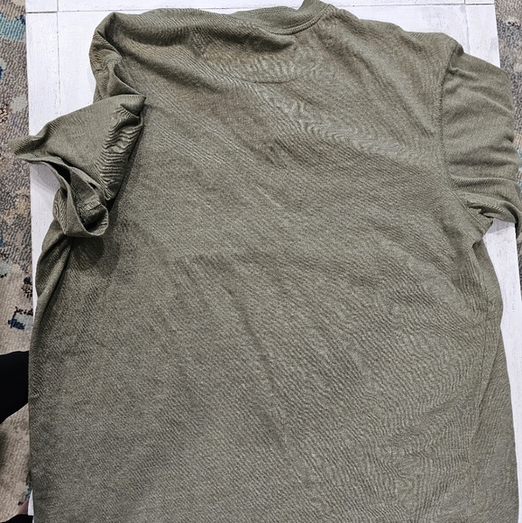 LOT of 3- Unisex Tshirts - Picture 5 of 8